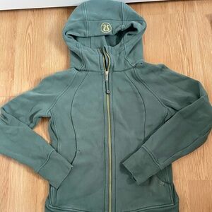 NWOT lululemon full zip scuba Medium Forest